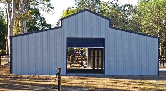 wangaratta stables colorbond roller door