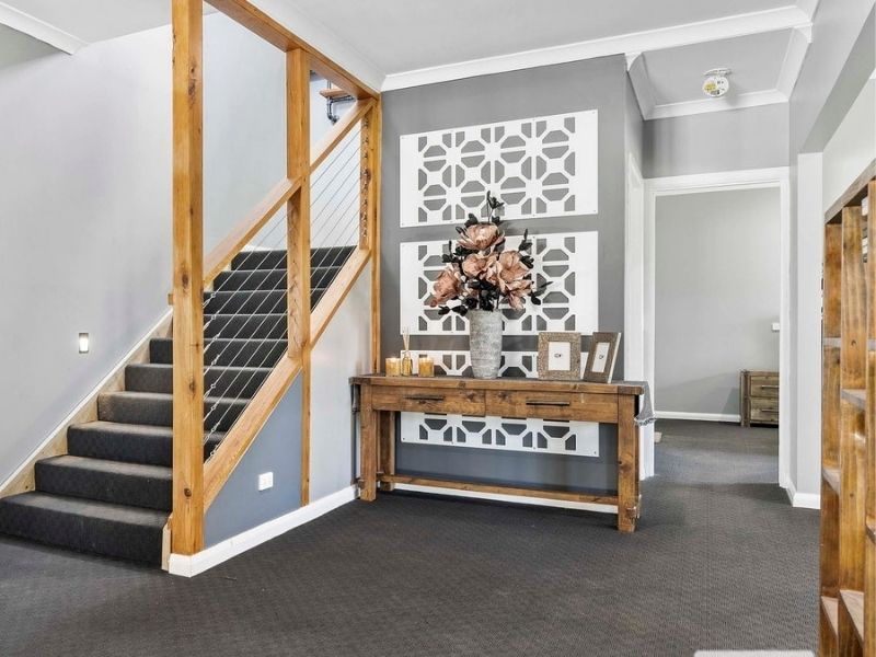 Classic Country Home Geelong 8