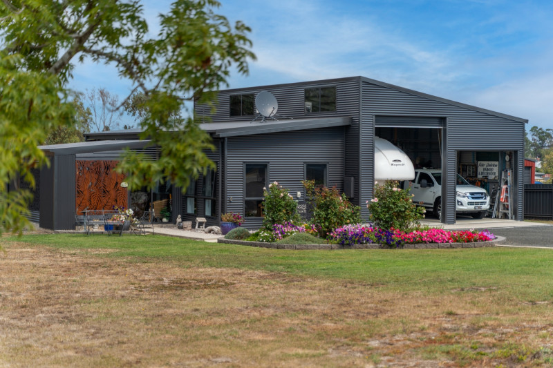 SHEDS AND HOMES 15 Macquire Street CRESSY 23