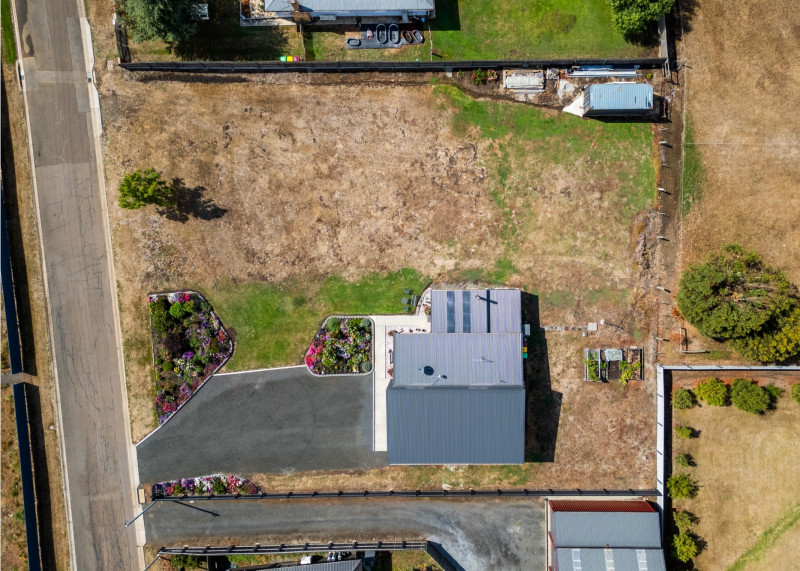 SHEDS AND HOMES 15 Macquire Street CRESSY 3